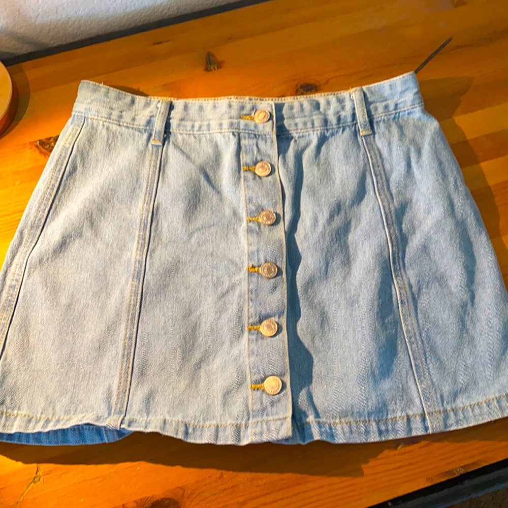 Forever 21 Los Angeles Jean button up skirt